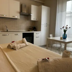 Appartamento Regina In Sky Santa Giulia - Sky Tv, Wifi E Breakfast Box, Milano