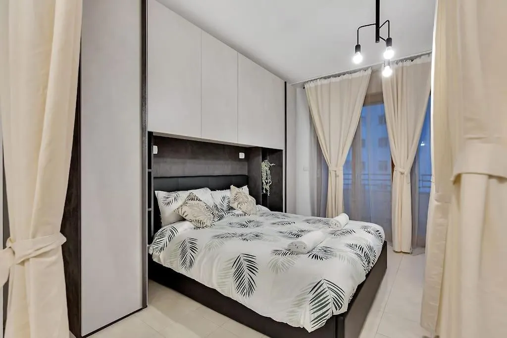 Private Parking-Terrace10 Min To Linate Airport Lägenhet Milano